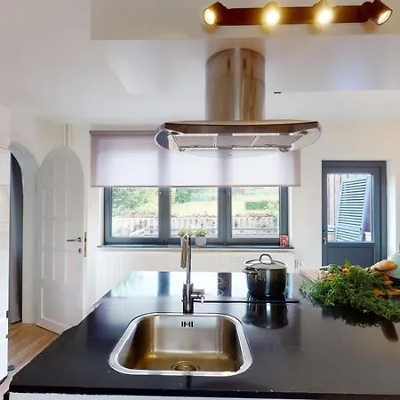 Bauwerd12, Met Hottub In De Voerstreek 부런